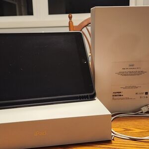 Apple iPad (9th Generation) Wi‑Fi - Black